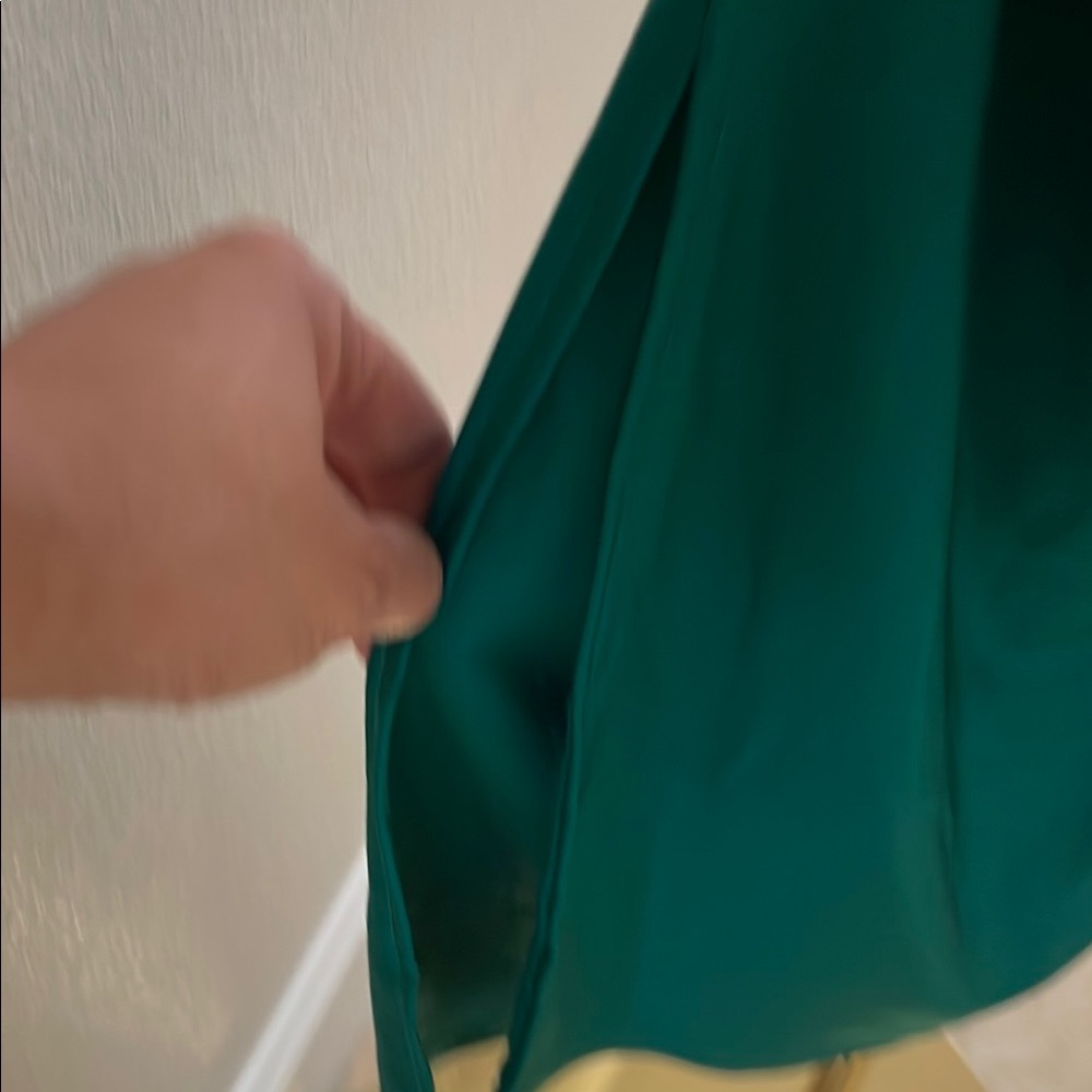 Elegant Green One-Shoulder Dress - Picture 5 of 6